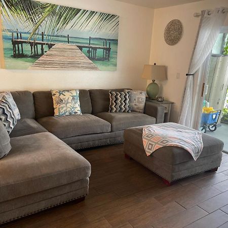 Beautiful Bright & Sparkling 2Bed 1Bath Beach Retreat - Unit 212 Cocoa Beach Extérieur photo