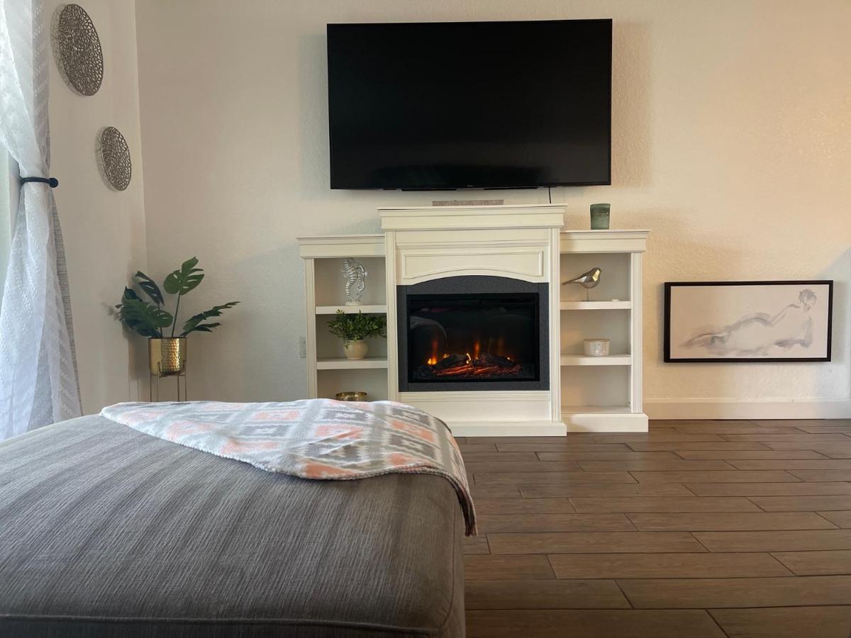 Beautiful Bright & Sparkling 2Bed 1Bath Beach Retreat - Unit 212 Cocoa Beach Extérieur photo