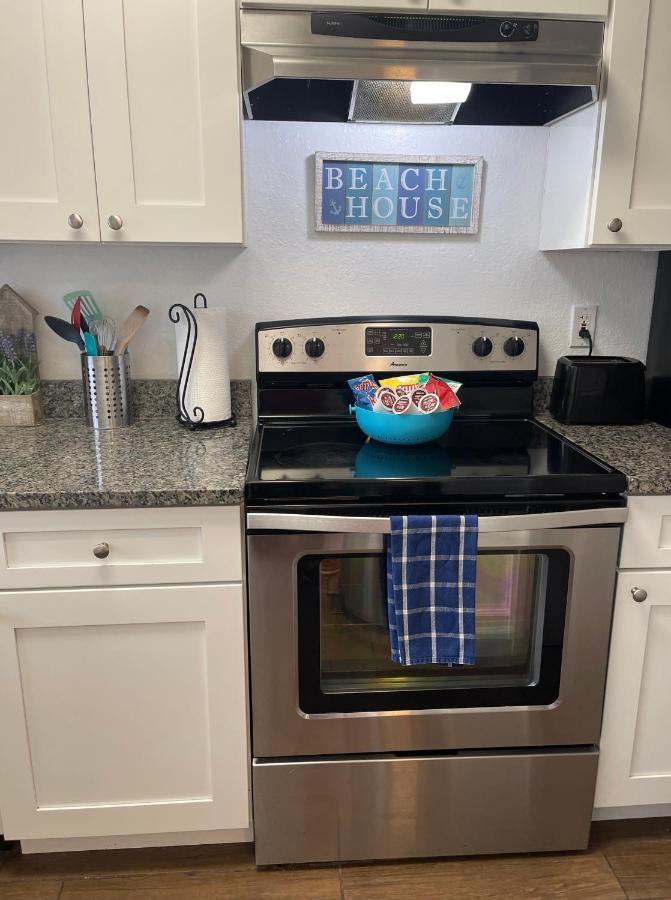 Beautiful Bright & Sparkling 2Bed 1Bath Beach Retreat - Unit 212 Cocoa Beach Extérieur photo